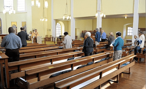 2015-12-13-Nearly-empty-church